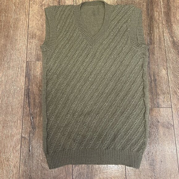 Vest knitted - Picture 1 of 6